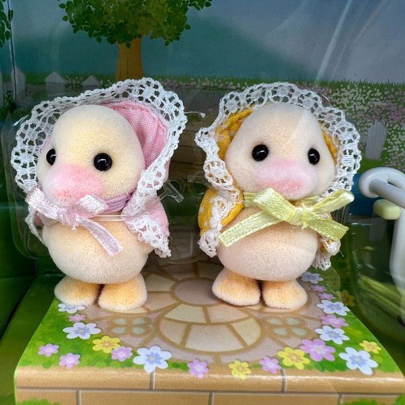 Calico Critters Baby DUCK Triplets With Pram Sylvanian Families Limited Edition - Picture 7 of 9